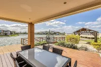 Stayau 5Br Idyllic Lakefront Escape Point Cook