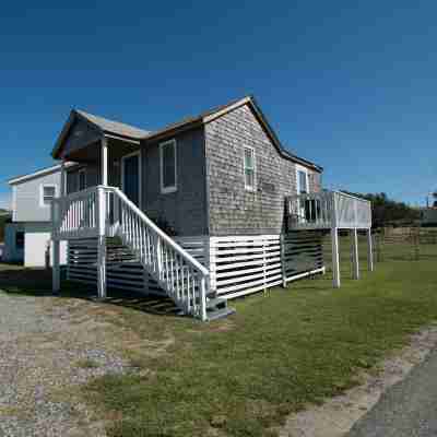 Outer Banks Motel - Village Accommodations Hotel Exterior