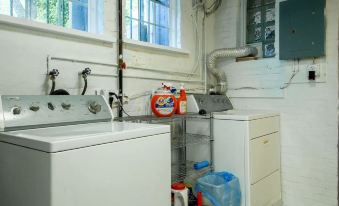 A Classy Corner of DC Minutes Walk to Dupont Circle