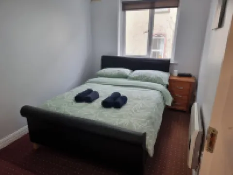 3-Beds Sleep 7 with Garden & Private Parking - Wi-Fi