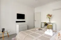 Elegant 3BR Champs-Élysées & Arc de Triomphe Hotels in Paris