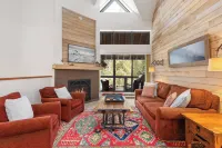 Foxglove 32 by Whistler Premier