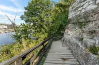 Lake Shore Landing For 20! - Wifi