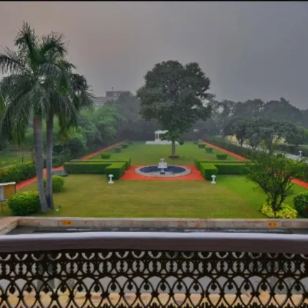 Taj Nadesar Palace