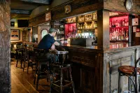 Armada Hotel - Baarit