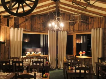 Chalet Hôtel du Bois Отели рядом с достопримечательностью «Парк Мерле»