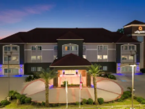 La Quinta Inn & Suites by Wyndham-Brookshire-West Katy Hotels in Waller County