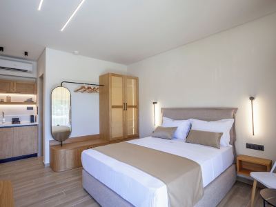 Aliston Deluxe Living - Adults Only