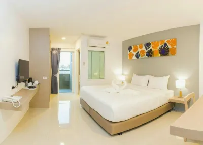 Trat City Hotel Hotels near Wat Plai Klong