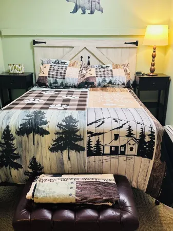 Bear Valley Cabin, a  beautiful secluded oasis 4 a Romantic or family getaway. Отели в г. Форт