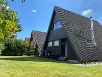 Holiday house with fireplace, near the beach, dogs welcome - Интернет