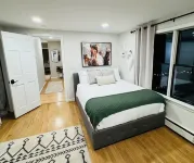 Serene Hudson Valley Escape in Historic Montgomery with Hottub,Pool,King Suite