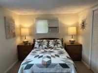 Charming 1-bedroom 1/2 house in soothing St Helen Hideaway with WiFi