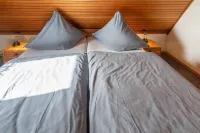 Cozy rustic Nurdachhaus Am Yachthafen, particularly suitable for dogs. Hotels in Harlesiel