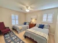 Three Bedroom ~ 8 Mins to A&M ~ Quiet Neighborhood