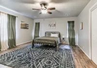“Sweet Home Oklahoma” House - Large home with 4 bedrooms and fenced yard+garage!