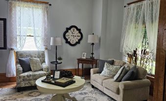 Maon House Bed and Breakfast