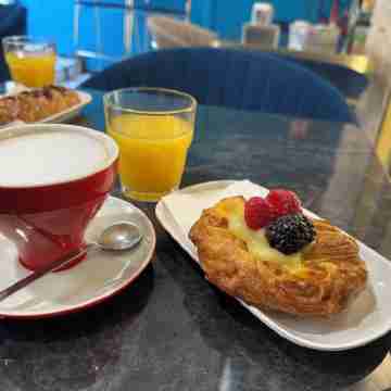 La Home 1909 Dining/Meeting Rooms