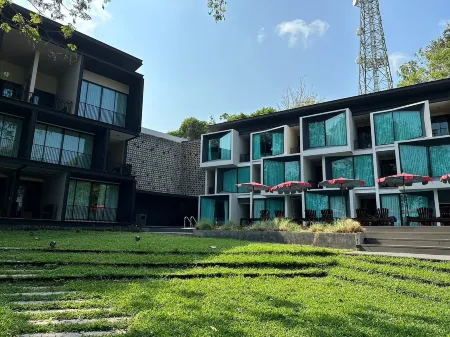 Stellars Samed Resort Отели рядом с достопримечательностью «Ao Noi Na»