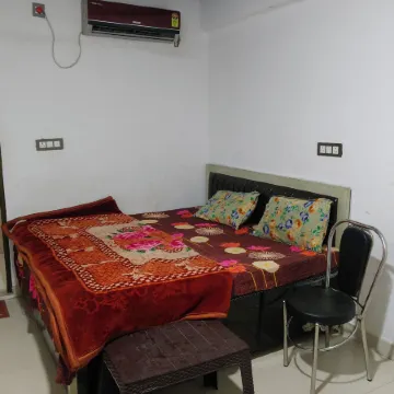 Arora Paying Guest House