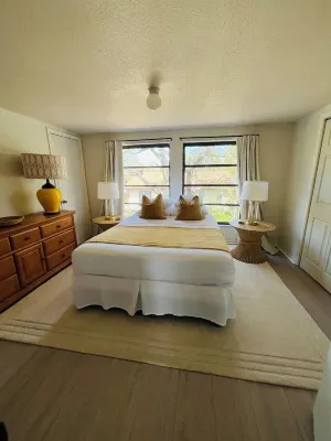 Spacious home/ 3 min NPR Dawntown.