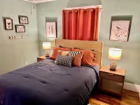 Charming 3-bedroom bungalow in delightful Fort Smith with WiFi, AC