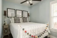 The Little Haven: Charming 2 bedroom beach cottage in South Haven!