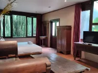 Imah Seniman Hotels in Lembang