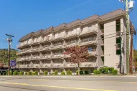 Sleep Inn & Suites Near Sports World Blvd Hotels in Gatlinburg