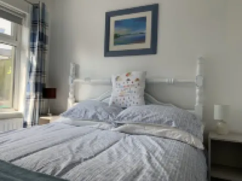 Lagoon View Cottage, just a step from the sea. Hotels in Newtownards