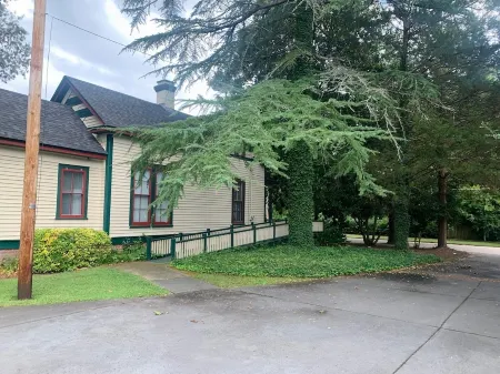 Historic Beauty Near Downtown Wilson and Barton College