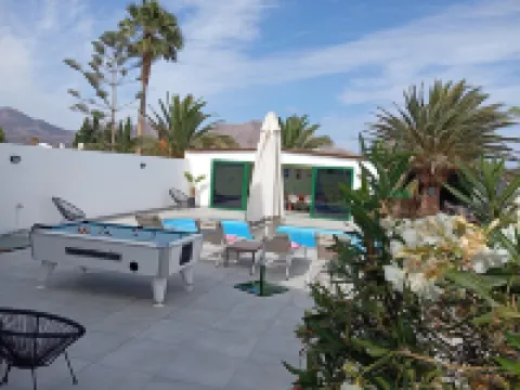 Summer House w/BBQ/Heated Pool/Pool Table/Private Parking/Bed Linen/High Chair