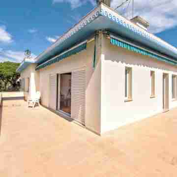 5 Bedrooms, Private Pool, Close to Amenites, Free A/C & Wifi Hotel Exterior