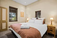 Idyllic, peaceful and historical "Coath Cottage" minutes from Bendigo's CBD