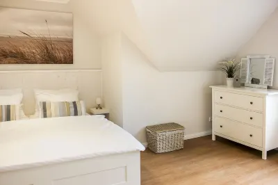 Deichkind * Holiday apartment on the North Sea in Husum * At home by the sea Hotels near Husumer Schloss Park