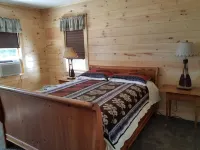 WARRENSBURG LOG CABIN - Chalets