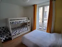 Beautiful air-conditioned 3-room apartment ideally located in the city center Canal view