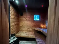 Handcrafted Roundhouse studio & loft. Large sky window + private outdoor shower