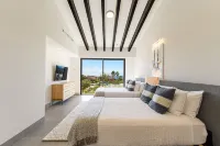 Casa Paz ~ Upscale Designer Retreat ~ Pool ~ Hot Tub ~ Ocean Views