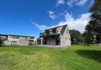 Bland Bay Bach Hotels in Whangaruru