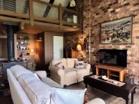 Wonderful view 2/2 villa. A block away from the Blue Ridge Parkway. 2 balconies!