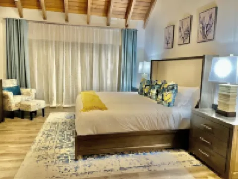 Sea Haven Villa - Renovated modern, 2-story, oceanfront at Sapphire Beach Resort