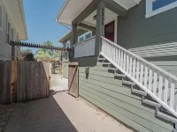 2336A- Upper 3B2B Unit w/ Laundry near UC Berkeley Hotels in Berkeley