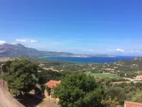 CHARMING STUDIO 30 m2 with TERRACE 15M2 IMPRENSABLE VIEW OF CALVI BAY Hotels in Lumio