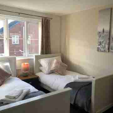 3 Bed detached a hop skip and a jump from Tesco Supermarket Rooms