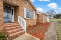 Spacious & Modern Retreat with Game Room Hotels in Valley Falls