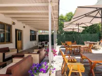 KURTI Hotel Hotels in Golem
