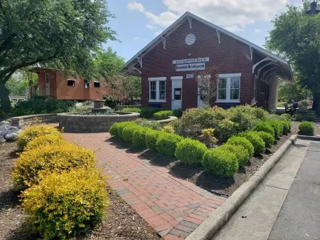 Riverwalk - The Heart of Jacksonville! Отели в г. Онслоу