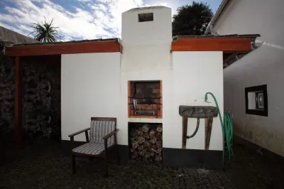 A small cottage in the center of Horta, Faial Island, Azores Hoteles en 