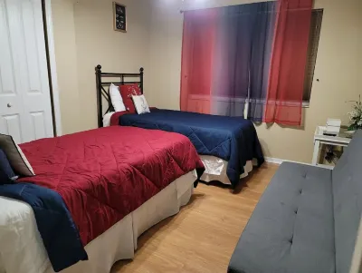 Large Pool Home for Fun, Faith & Family! Hotel in zona Lakeview Village Park